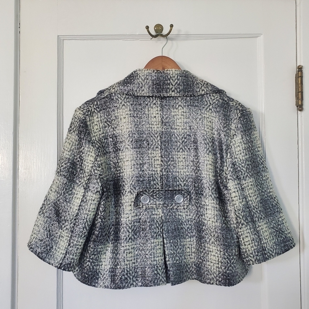 Cartise Cropped Blazer – Size 8 Canada / Size 6 US – Silver/Cream - Picture 2 of 5